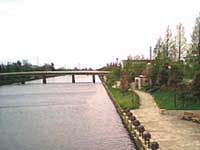 運河沿いの散策路